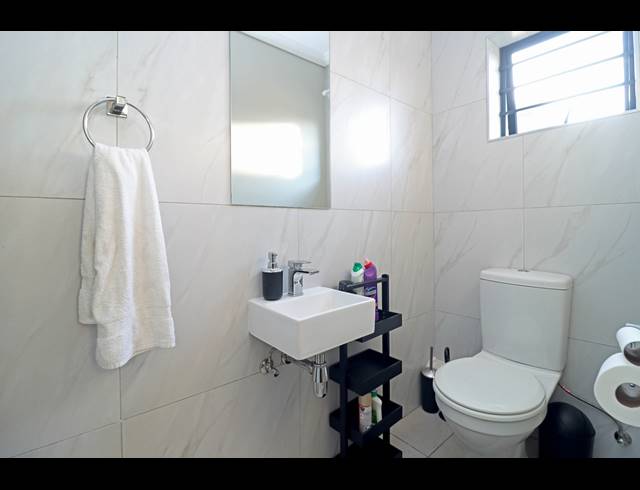 4 BEDROOM HOUSE FOR SALE IN COSMO CITY